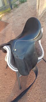 Jc jump saddle size 17" Jc