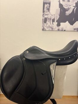 Verkaufe Springsattel Equiline Nick Skelton