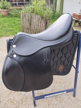 Springsattel Prestige 18" / 32er Kammer aus 2025 neu, Prestige Roma Jump, Steffi, Siodła skokowe, Haan