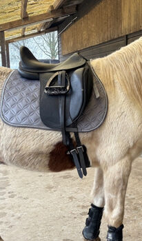 Equiline E7 Dressursattel 17“ neuwertig, Equiline E7, Julia , Siodła ujeżdżeniowe, Hambühren