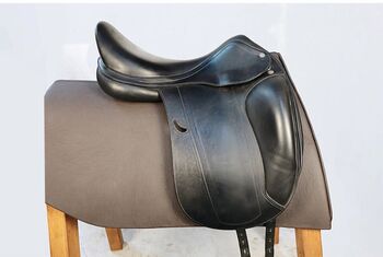 Equipe Dressursattel Emporio 17,5 Zoll, Equipe Emporio, Irina, Siodła ujeżdżeniowe, Lastrup