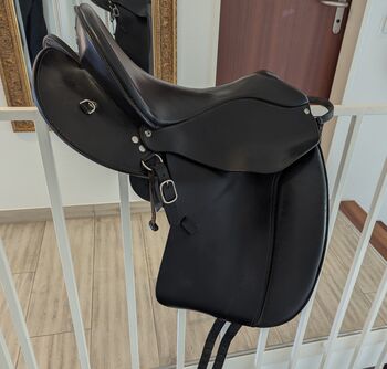 Rieser Dressur- und Wanderreitsattel, schwarz, 18‘‘ Rieser Dressur- und Wanderreitsattel