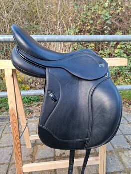 Ikonic Light Dressursattel 17 Zoll Top Zustand, Ikonic  Ikonic Light, Jane, Siodła ujeżdżeniowe, Bodenheim