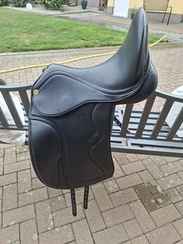 Jorge Canaves Dressursattel JC One neuwertig 3 Monate als 17 Zoll34 Kammer Jorges Canaves Siehe Bilder Dressur One