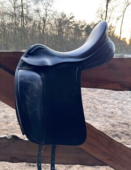 Prestige Emilio Dressursattel 17 Zoll KW 33 – Tiefsitz – sehr gepflegt