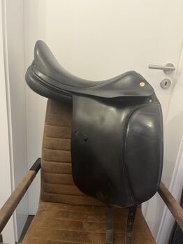 Prestige Venus Dressursattel 18 Zoll / 32 Kammerweite Prestige Venus