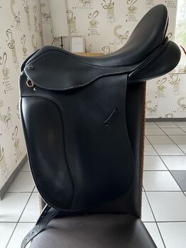 Dressursattel SeaBis 18 Zoll, SeaBis  Dressursattel , Franzi  Strohbach, Siodła ujeżdżeniowe, Neuenkirchen 