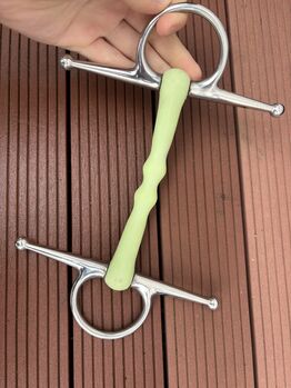 Schenkeltrense Apple Mouth Gummi Stange 14cm Shires  Knebel/Schenkeltrense