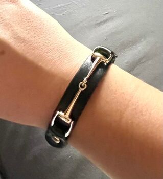 Snaffle bracelet