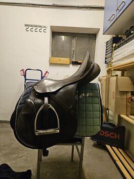 Sommer Springsattel Arato 17,5 zoll, Sommer Arato, Jenna, Jumping Saddle, Kausen