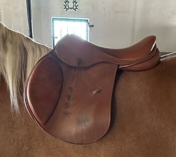 Sommer Springsattel 17 Zoll Cognac