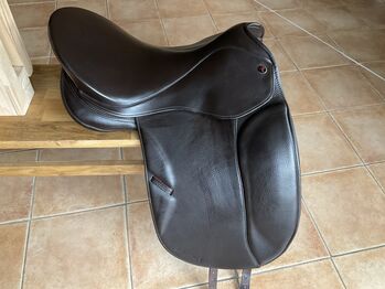 Sommer Remos Musica Dressursattel 18, Mocca, Sommer Remos Música Classic DS  , Ines Miller (IM Sattel), Dressage Saddle, Graben