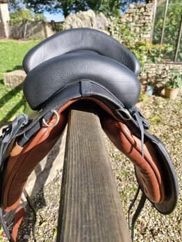 Spanish Ludomar Alta Escuela black and tan saddle Ludomar Alta Escuela