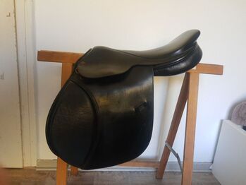 Springsattel 17,5 Zoll, Ayleen, Jumping Saddle, Oldenburg 