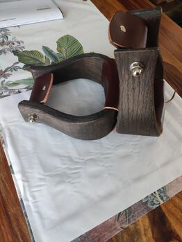 Steigbügel Open Range 3-1/4" Wooden Bell Stirrups