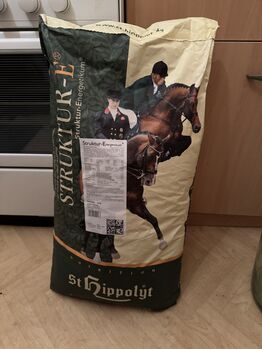 StruckturE, St. Hippolyt Strucktur E, Karla Prokop, Horse Feed & Supplements, Bad Oldesloe 