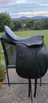 Stübben Avalon Dressur 17.5', Stübben Avalon, Katrin, Dressage Saddle, Klagenfurt,07.Bez.:Viktringer Vorstadt