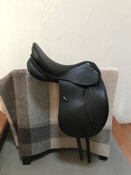 Stübben Dressursattel Aramis De Luxe 17,5“ 32cm, Stübben Aramis, Maribel Lachat, Dressage Saddle, Küttigen