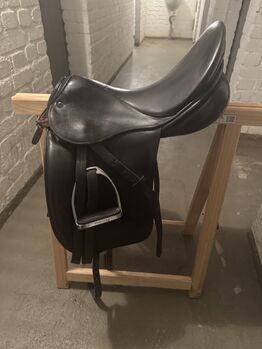 Stübben Mjestoso Dressursattel, Stübben Majestoso, Sarah, Dressage Saddle, Duisburg 