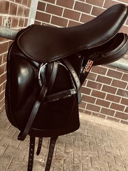 Stübben REV Sattel Dressurblatt Farbe Ebony braun TOP gepflegt 1,5 Jahre alt, Stübben REV, Sandy, Baumloser Sattel, Moers
