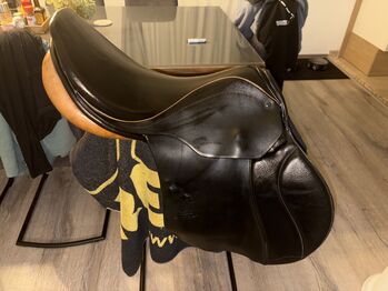 Stübben "Siegfried" Springsattel, Stübben Siegfried, Leonie Pfneiszl, Jumping Saddle, Natschbach-Loipersbach