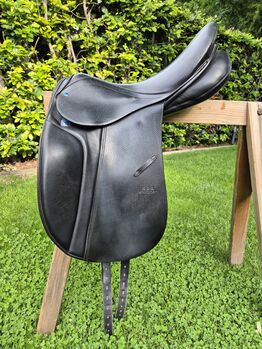 Stübben Tristan DL 17.5 S 2 Jahre alt, Stübben Tristan, NB, Dressage Saddle, Gütersloh