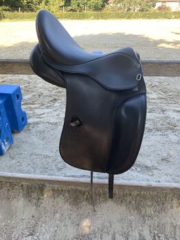 Stübben Virginia 17,5“ crocolack dressursattel, Stübben Virginia, Selina Graf, Dressage Saddle, Heiligenstadt 