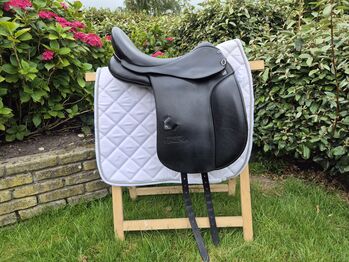 Stübben Virginia 17,5 inch zwart, Stübben Virginia, Jolanda de Vries , Dressage Saddle, Ried