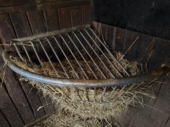 Sulzberger Eck-Heuraufe verzinkt mit Futterspargitter, Sulzberger, Gabriele, Tack Room & Stable Supplies, Nürnberg