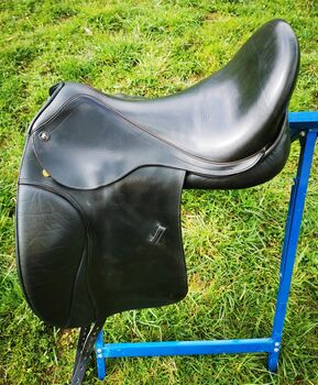 Schwarzer Dressursattel 17,5 Zoll, Nadine Reifner , Dressage Saddle, Meudt