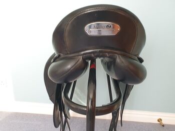 Black Kieffer Paris Exclusio 17.5" dressage saddle Medium Wide in very good condition. ONO Kieffer Kieffer Paris Exclusion