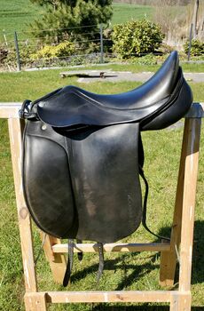 Svarta Sattel Balance 17,5 Dressur/ Islandpferdesattel Svarta Balance