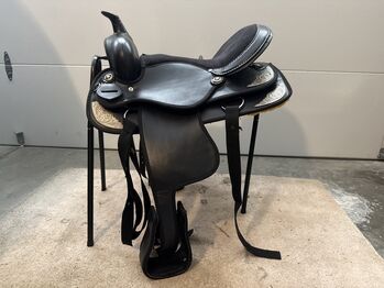 Synthetic western saddle Unknown Western saddle 