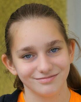 Suche Job als Stallhilfe / Pferdepflegerin, Léonie , Poszukiwanie Pracy, Berlin