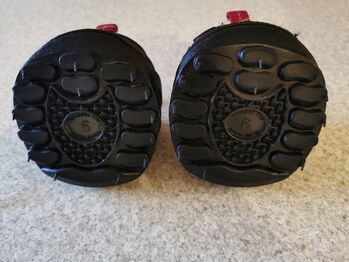 Zu Verkaufen Neue Hufschuhe Equine Fusion Trekking Jogging Grösse 9 Rund, Nadja , Shoeing, Unterkulm