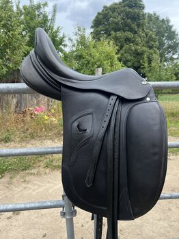 Tech One Dressursattel ( wie Erreplus) 33/17Zoll, Tech One (Erreplus) Tech One, Elian Klaue, Dressage Saddle, Adenbüttel