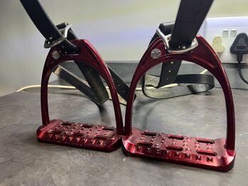 TH Stirrups with new pony leathers, TG, Meghan, Saddle Accessories, Cape town
