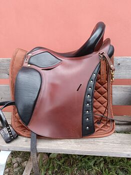 Tomax Sattel, Tomax Spanischer Dressursattel , Sylvia Fritzsche , Dressursattel, Dresden - Briesnitz