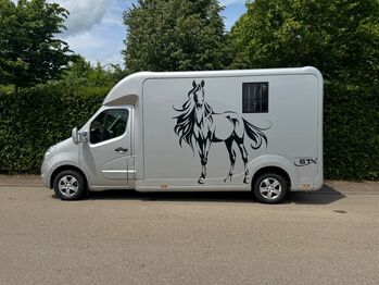 Top gebrauchte Pferdetransporter und Pferdeanhänger + Wohnabteil, Gerhard Strobel (Dickenherr Trucks und Trailers), Pferdeanhänger, Baden-Württemberg - Unterschneidheim