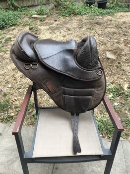 Torsion Endurance Treeless Saddle + pad & girth, Torsion, Kayleigh, Endurance Saddle, Southampton