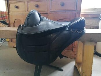 Torsion Treeless Saddle 18'', Torsion, Antonia Sumner, Treeless Saddle, Hawixk