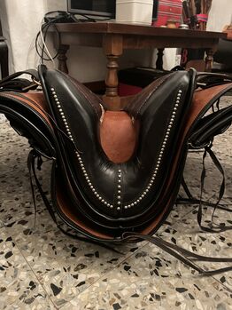 Traditional Vaquera Saddle – Full Leather – Perfect Tree – Complete Handmade/Unknown tradicional vaquera saddle