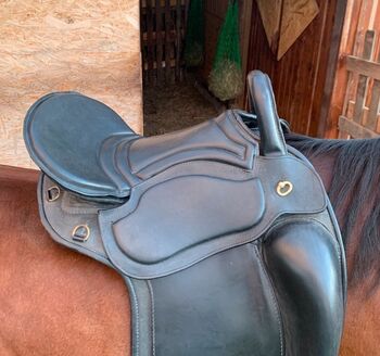 Trecker Sattel, Trecker  Luxus Sattel , Vanessa , Treeless Saddle, Penzlin 