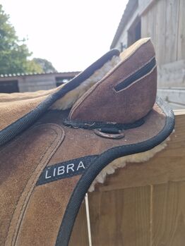 Treeless Saddle - Libra - Excellent - RARE FIND Libra Trec