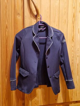 Turnierjacket, Nina Eigenmann, Turnierbekleidung, Schweizersholz