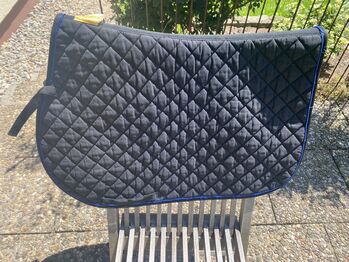 Zwei Schabracken, Walter Kampmann , Dressage Pads, Oberzent 