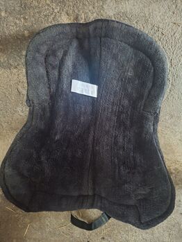 Gebrauchtes Sattelpad / Korrekturpad mit Lammfell-Optik - Schwarz