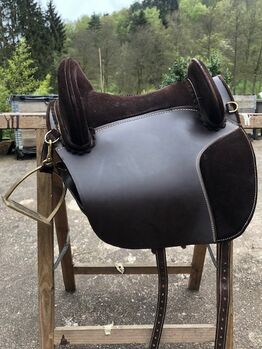 Valencia Shorty, Hidalgo Valencia Shorty, Weiss, Treeless Saddle, Ramberg