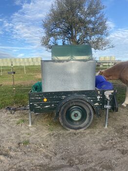 Wasserfass mit Tränkenbecken, Lara G, Buckets, Feeders & Waterers, Karlsbad