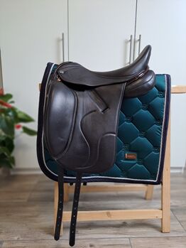 Verkaufe neuwertigen 3s Bentley St. Florian Dressursattel, 3s Sattel  Bentley St.Florian , Adelina Siegert , Dressage Saddle, Unternberg 